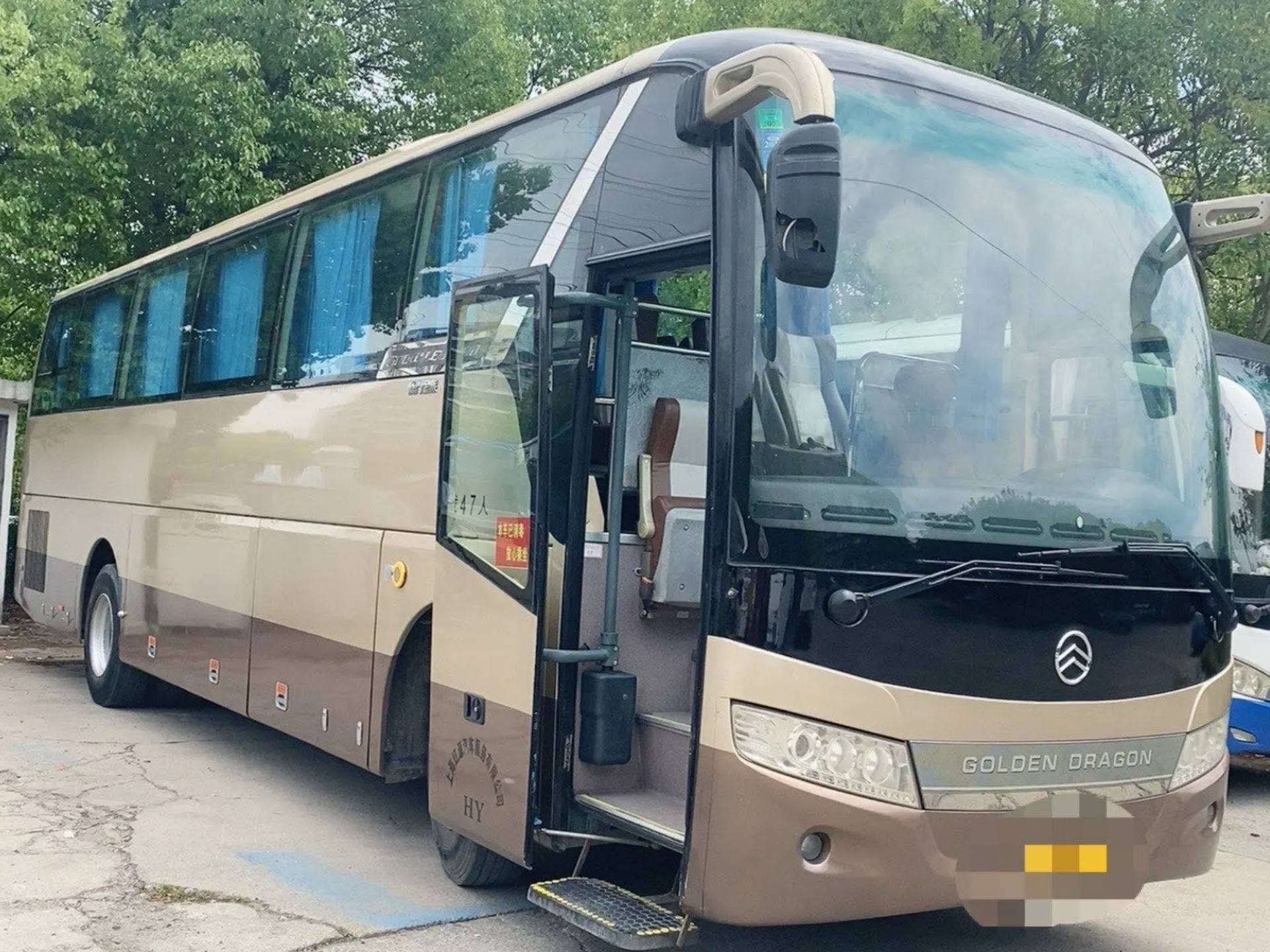 Used Passenger Bus Airbag Suspension 47 Seats Yuchai Engine Single Door 2nd Hand Golden Dragon XML6113