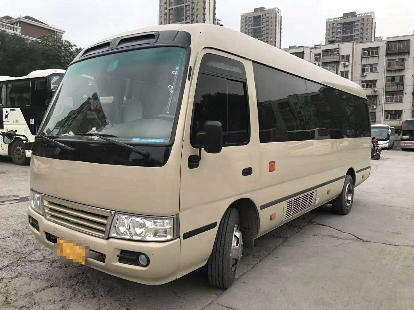 Zhengzhou Made 23 SEAT Coaster Series Golden dragon Brand Used Second hand bus 2014 year Gasoline