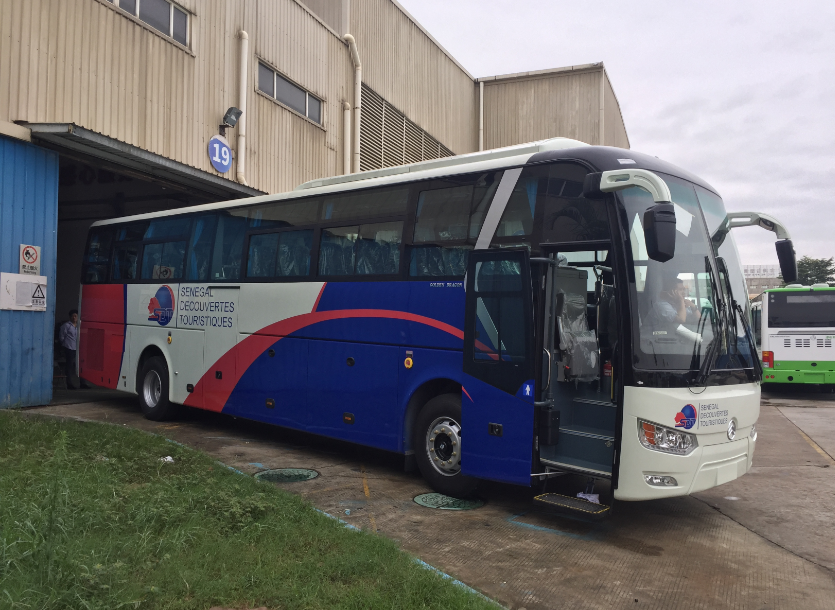 Professional Second hand used 51 seats coach bus golden dragon brand 2010 year Colorful pattern 264KW