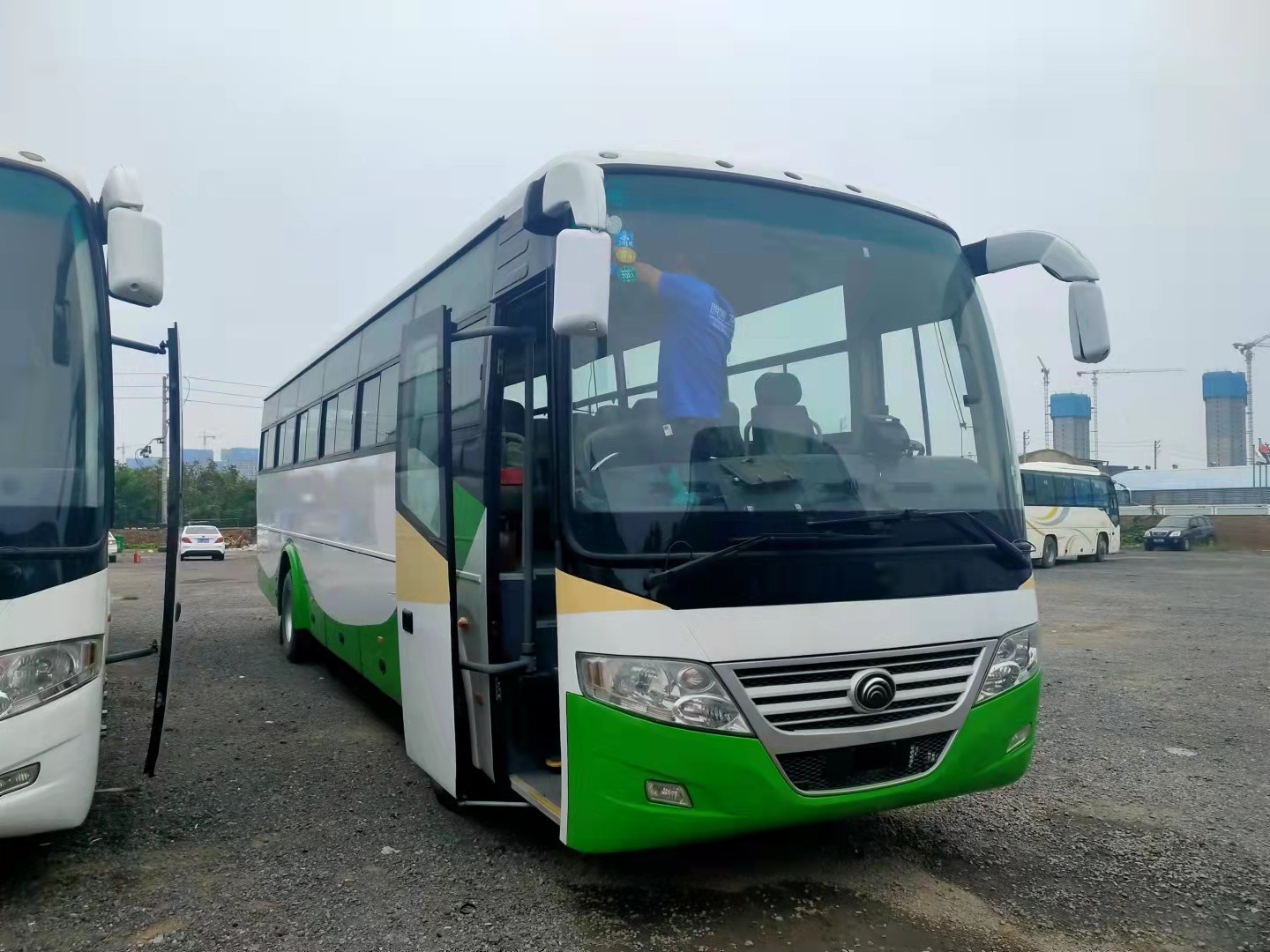 55 Seats 2013 Year Used Yutong Bus ZK6112D Diesel Engine LHD Driver Steering No Accident