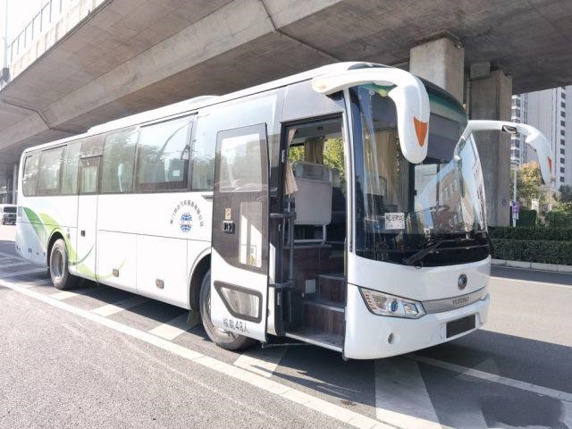 Right Hand Drive Used Yutong Bus 24-50 Seats Luxury Used Coach Bus  Used Diesel Bus