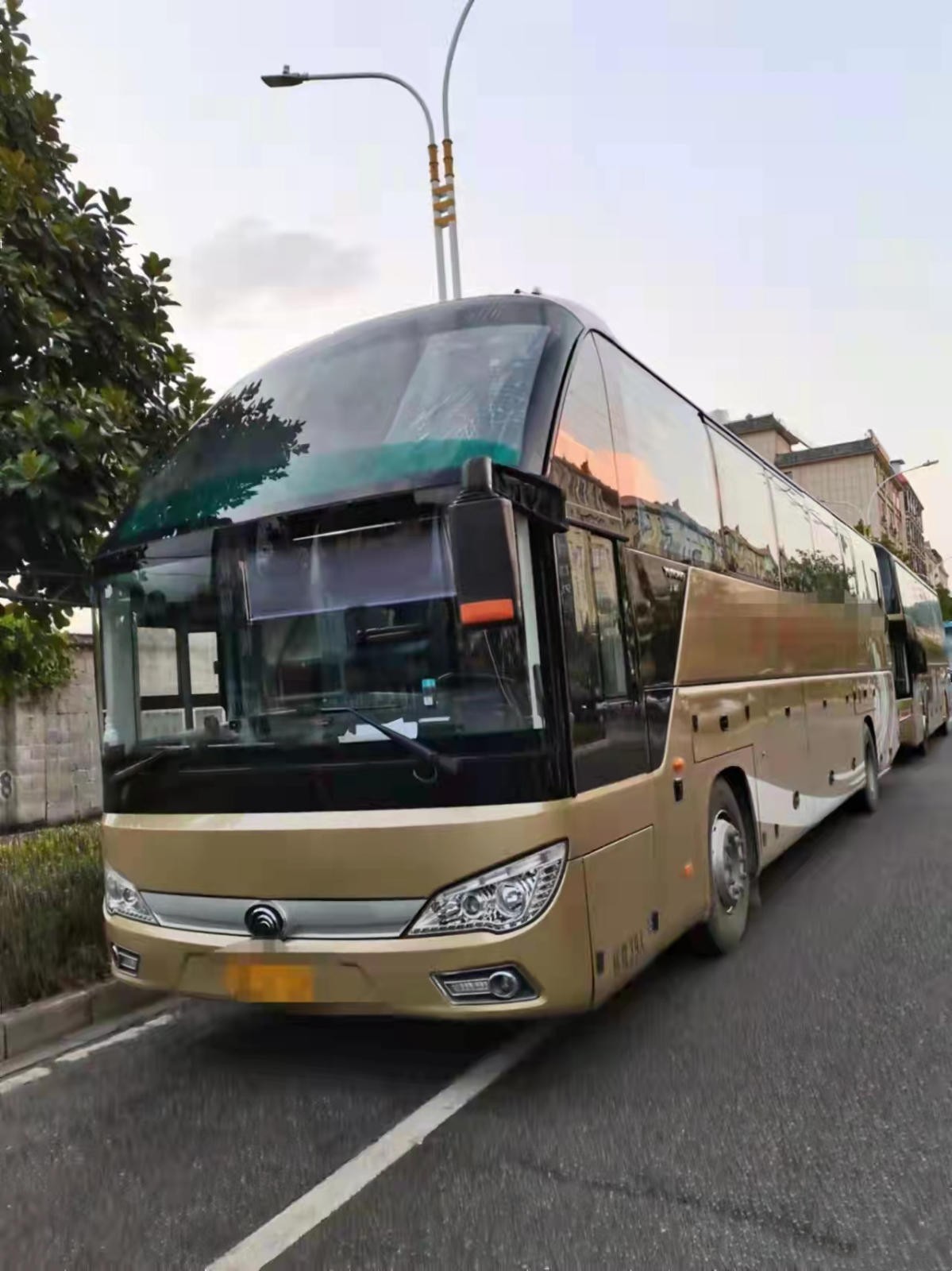 Second-hand Yutong Intercity Bus Used Luxury Coach Bus Left Hand Driving Diesel Used Tour Bus 