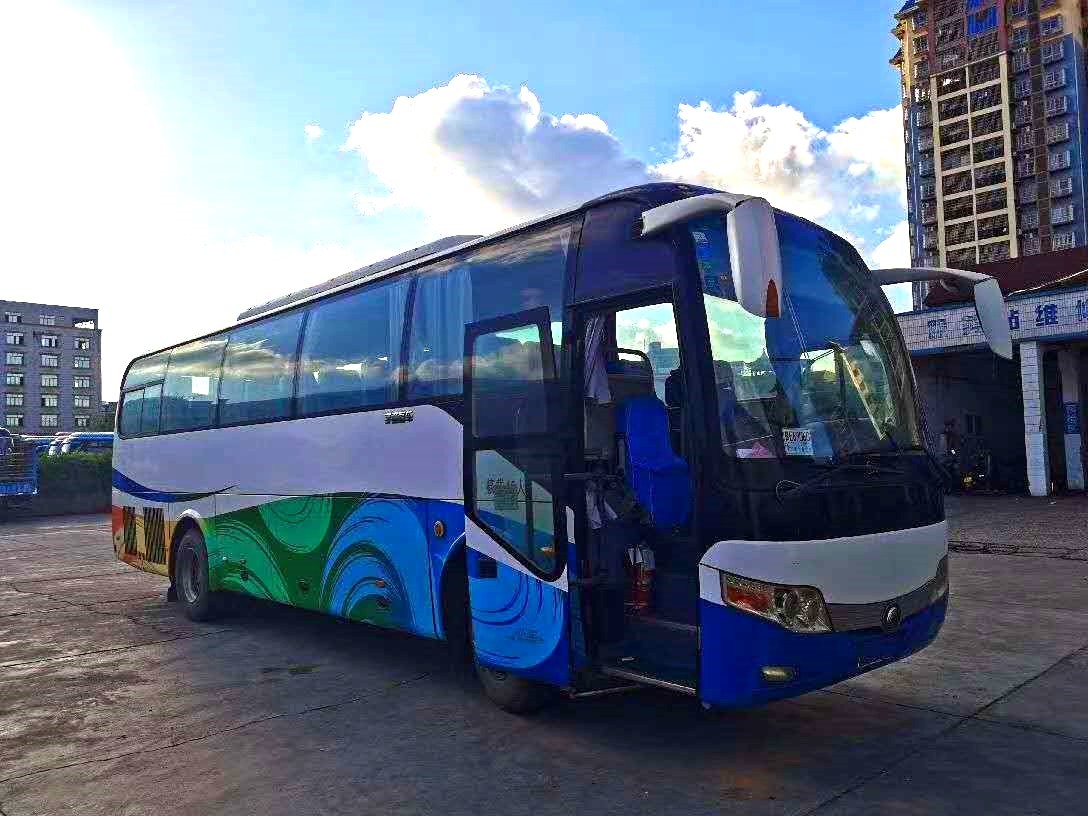 Used Coach Buses 47Seats LHD Back Engine Used Yutong Bus Used Trip Coach Bus With Full Facility 