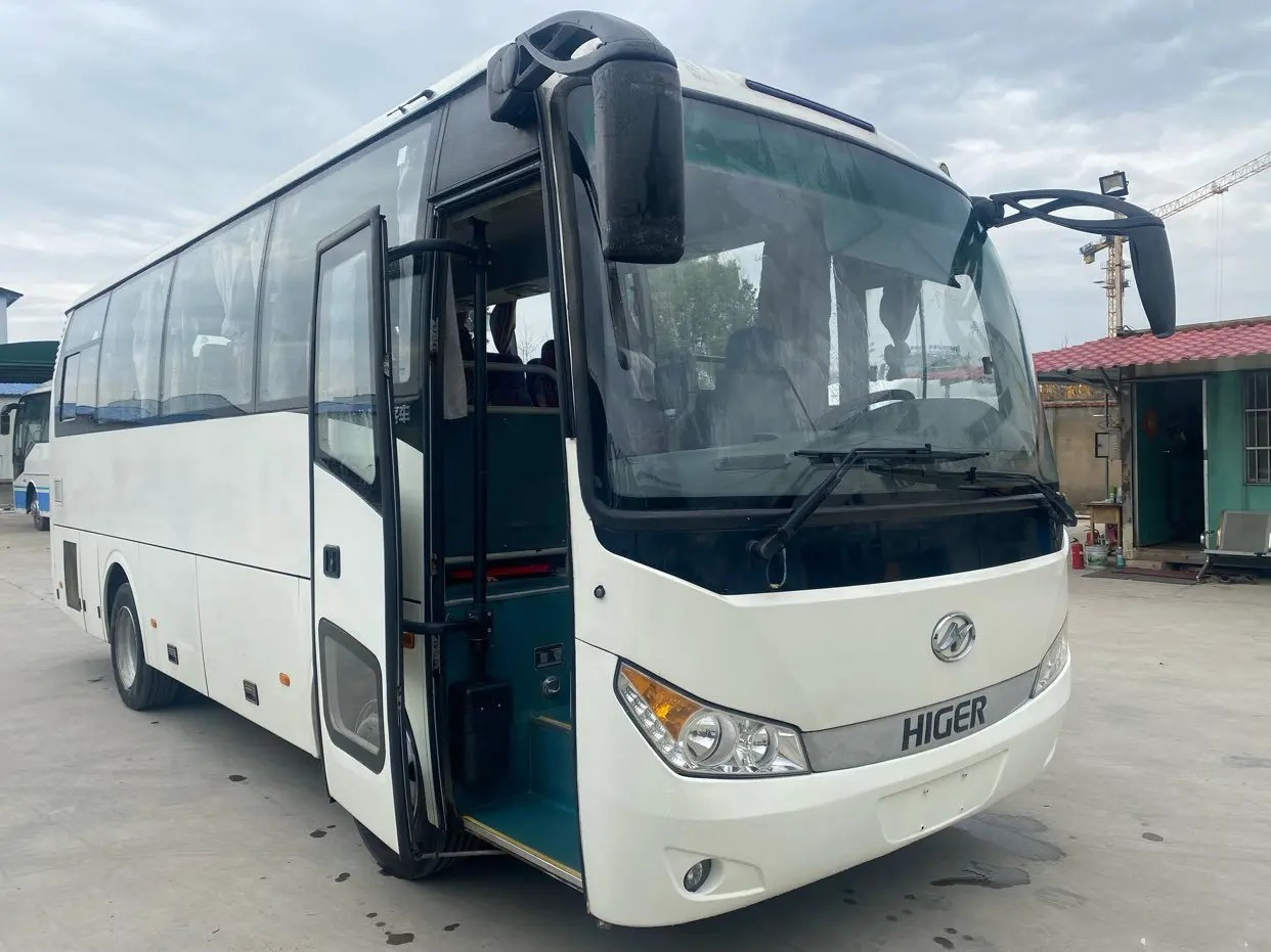 Used Passenger Bus 30 Seats Sealing Window Yuchai Engine 2+2 Seats Layout AC Used Higer KLQ6755