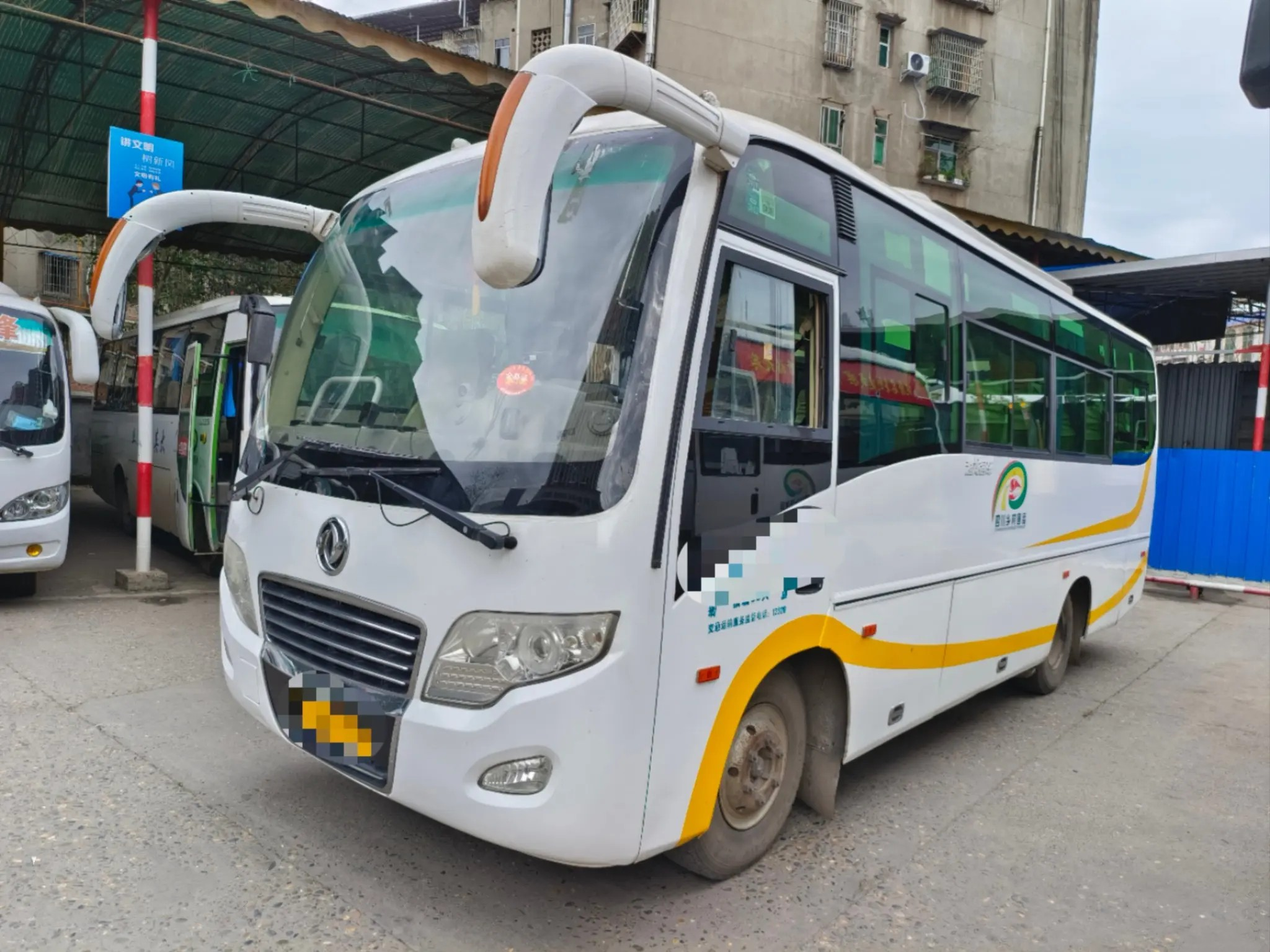 Used Transit Bus 30 Seats Dongfeng Second Hand Bus EQ6752 Front Engine Sliding Window