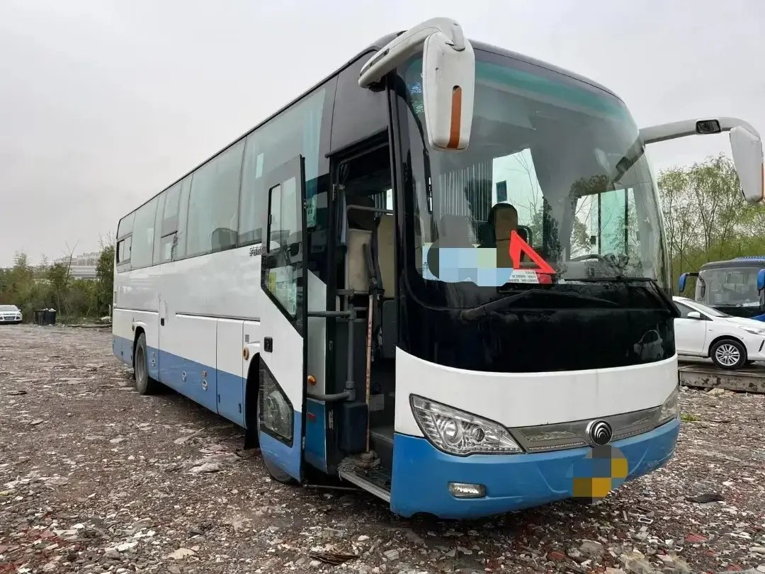 Used Luxury Coaches 51 Seats Wechai Engine 270hp Double Doors Manual Transmission 2nd Hand Young Tong ZK6119