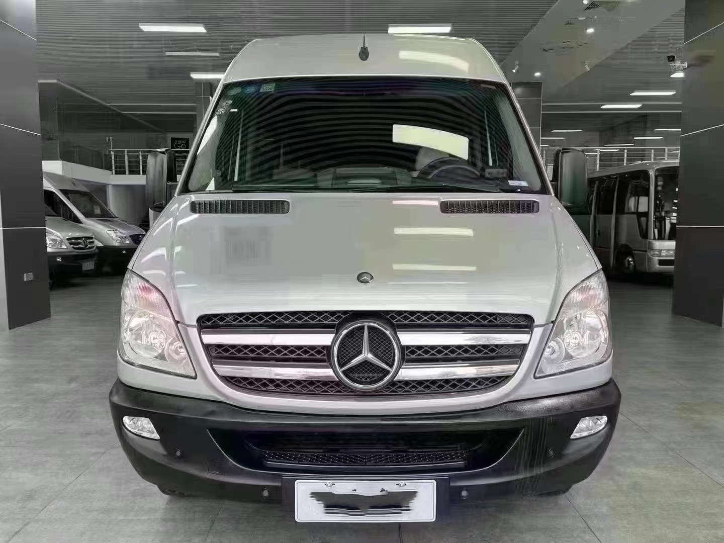 Second Hand 17 Seater Minibus Original Diesel Engine Used Benz FA6710 Multi-Purpose Vehicle