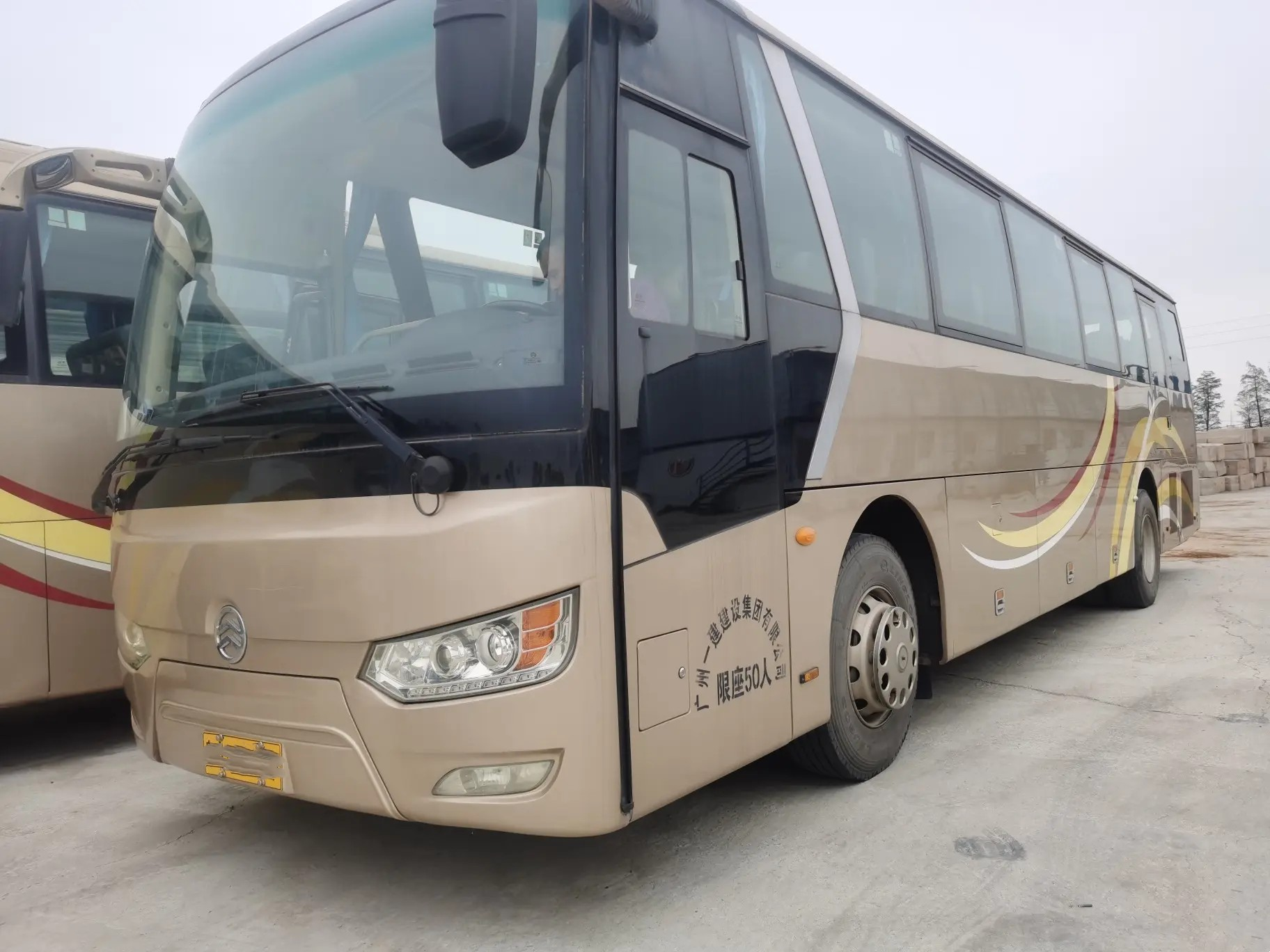 Diesel Engine Bus 50 Seats Weichai Engine 245hp Used Golden Dragon XML6112 Leaf Spring Single Door With A/C