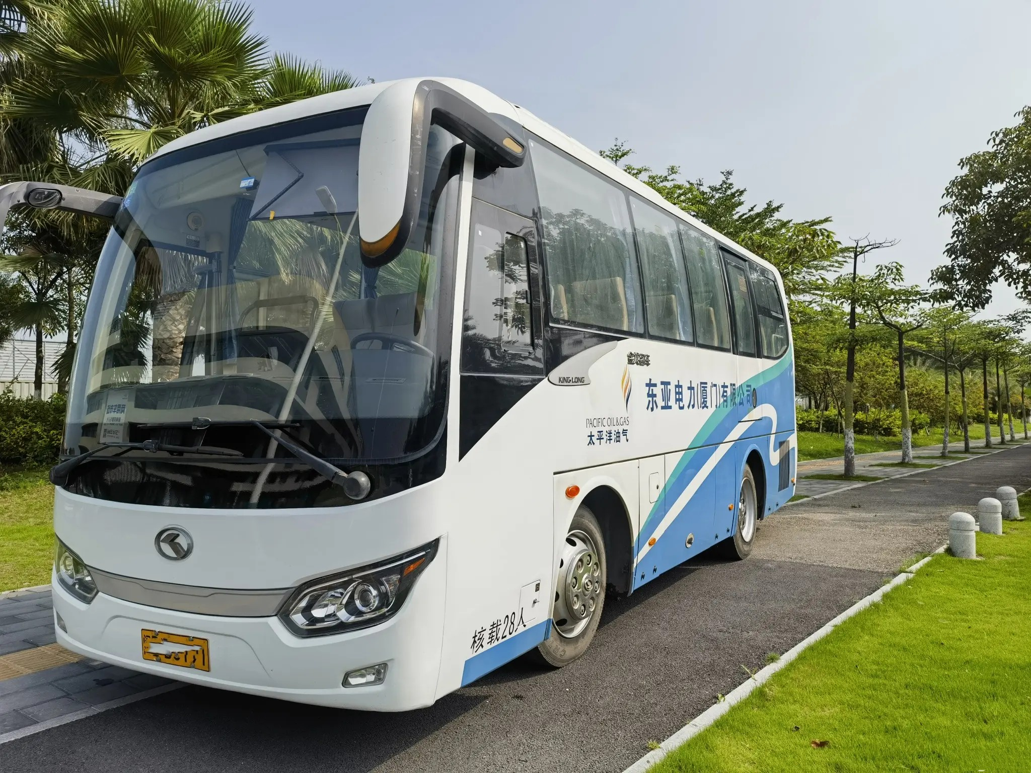 Used Diesel Buses 2016 Year 28 Seats Yuchai Engine 4 Cylinders External Swinging Door Kinglong Bus XMQ675