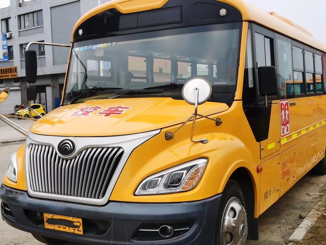Second Hand School Bus Weichai Engine 52 Seats 9 Meters Young Tong Used Bus ZK6935D